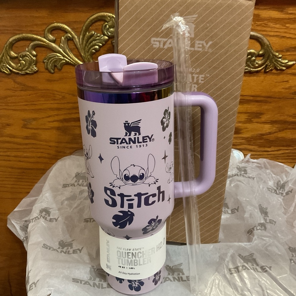 Stanley Quencher Tumbler with Stitch straw topper